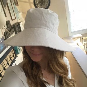 White Beach Hat NWT